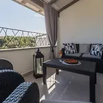 Black Diamond شقة فيرسار