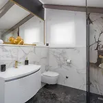 Black Diamond شقة فيرسار