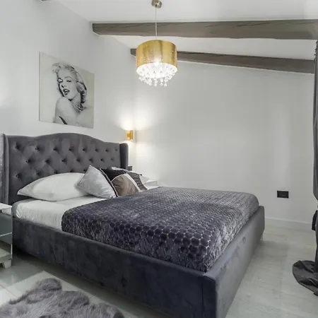 Black Diamond アパート *